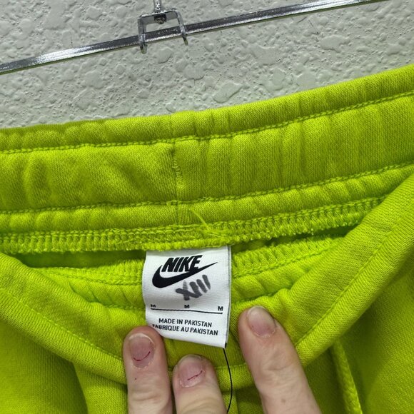 Nike Essential Fleece High Rise Atomic Green Shorts DM6123-321 Womens Medium NEW - Picture 2 of 12